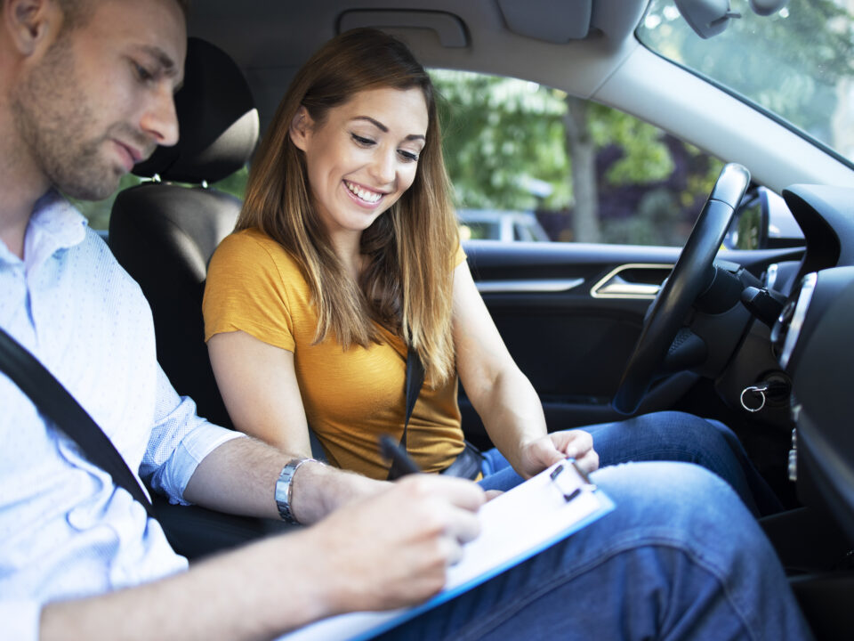Automatic Driving Lessons Oxford: 9 Reasons Learners Choose Automatic Cars in 2026