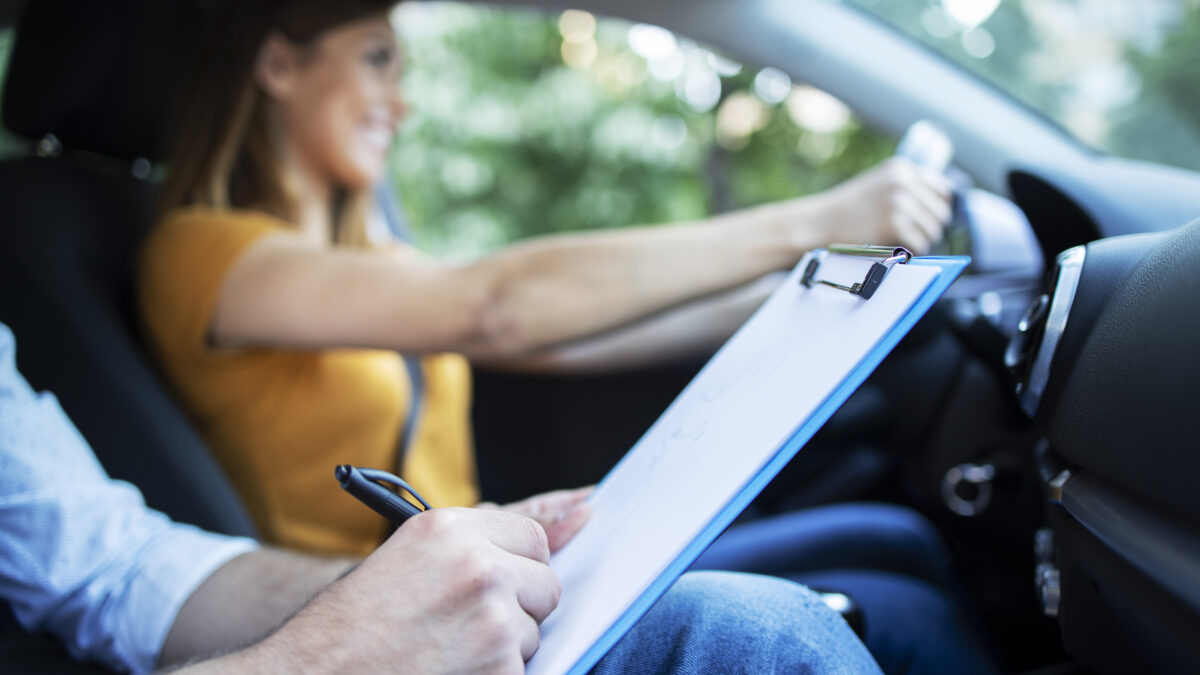 10 Essential Driving Tips for Beginners in Oxford That Build Confidence Fast