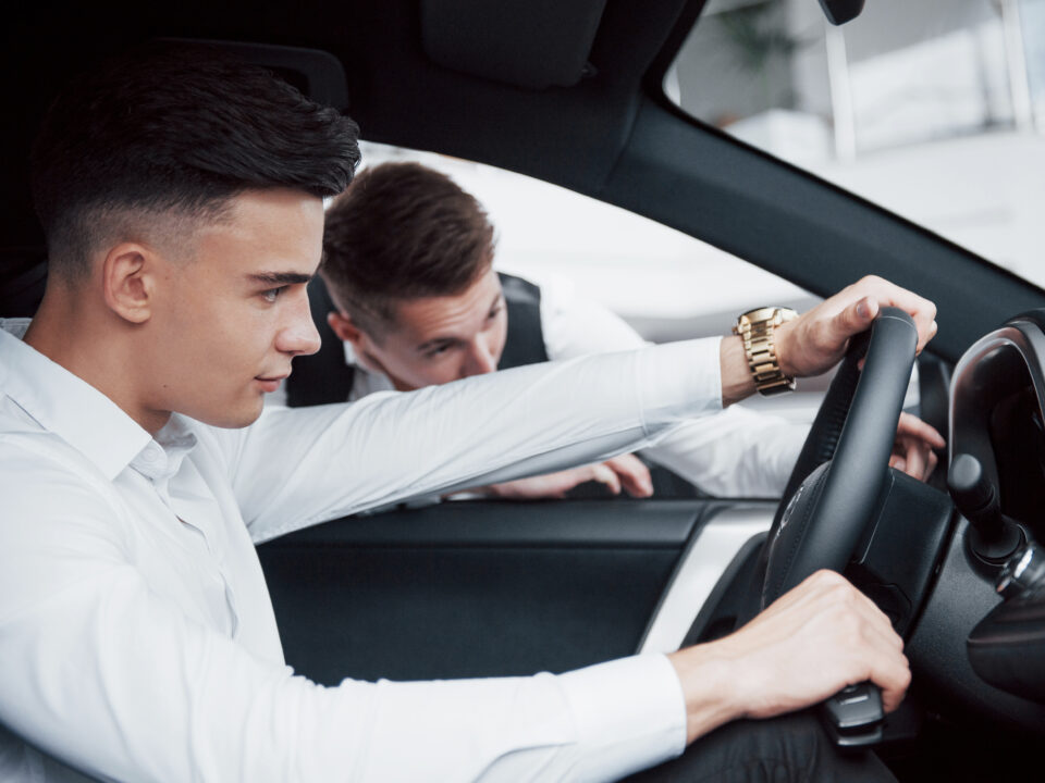 Learning to Drive in an Automatic Car Versus a Manual Car: Which Is Better for Beginners?