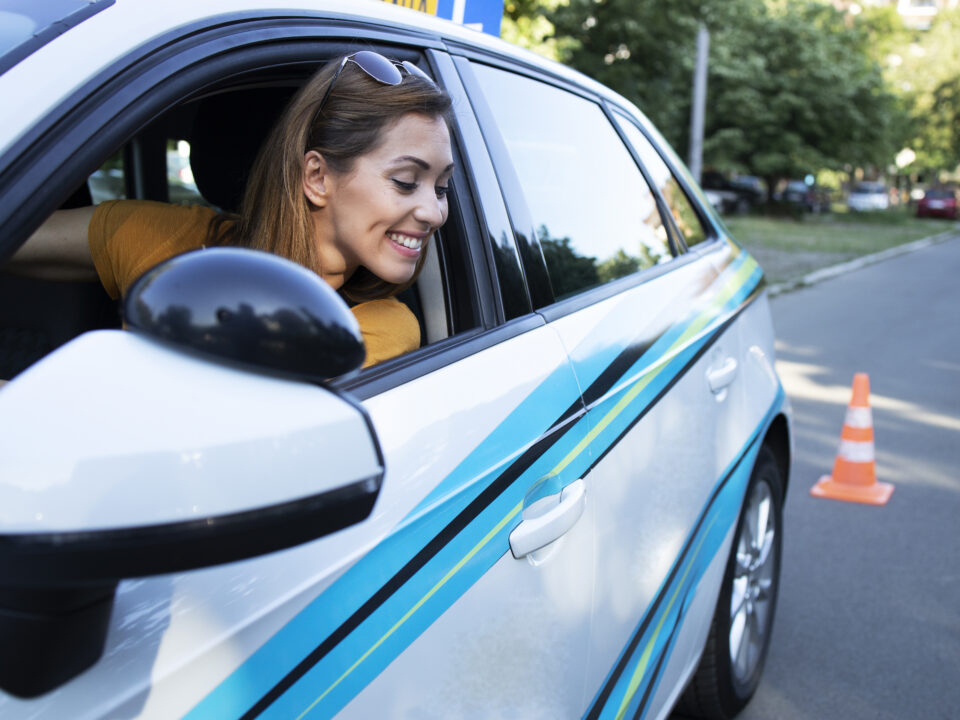 8 Important Things to Know Before Starting Driving Lessons in Oxford
