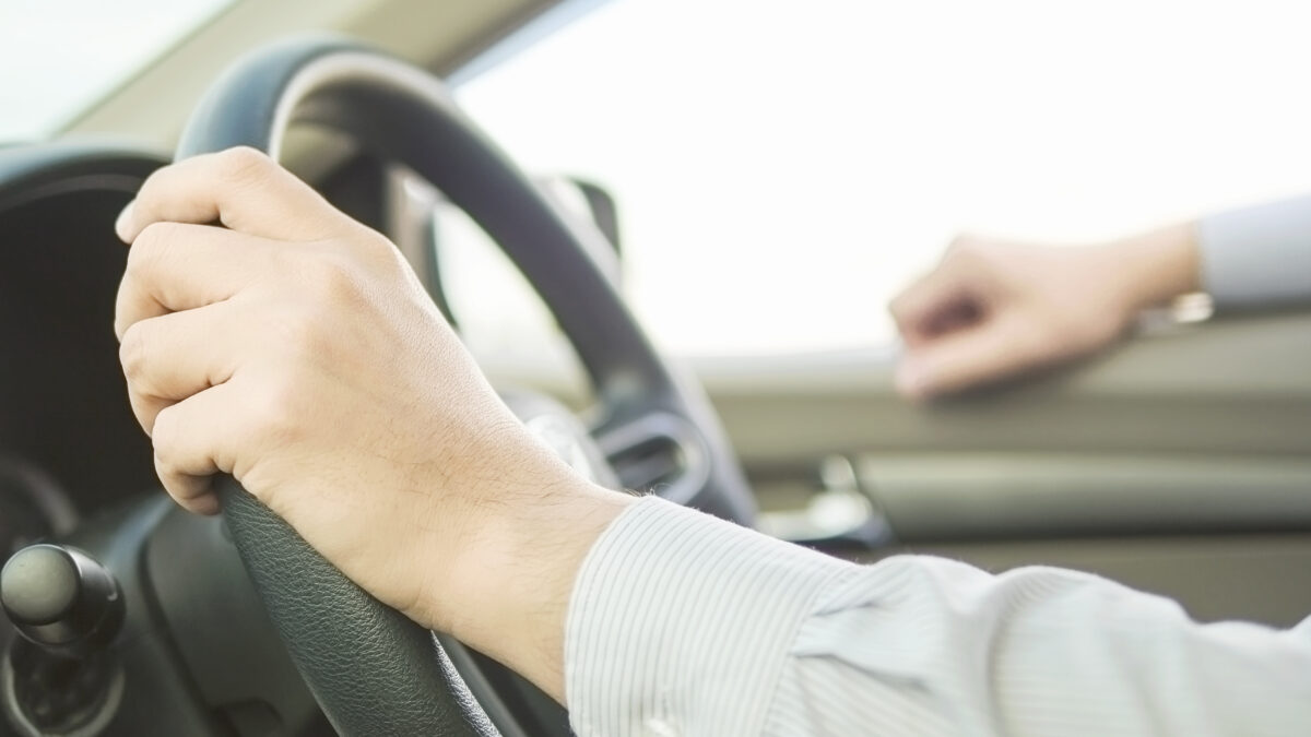 Automatic vs Manual Driving Lessons in Oxford: Which Is Right for You?